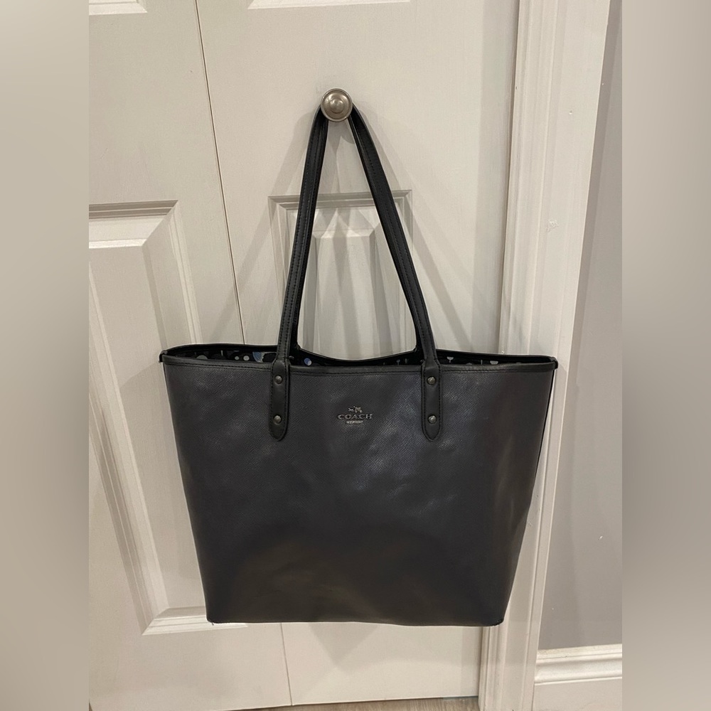 COACH PURSE - REVERSIBLE and LARGE